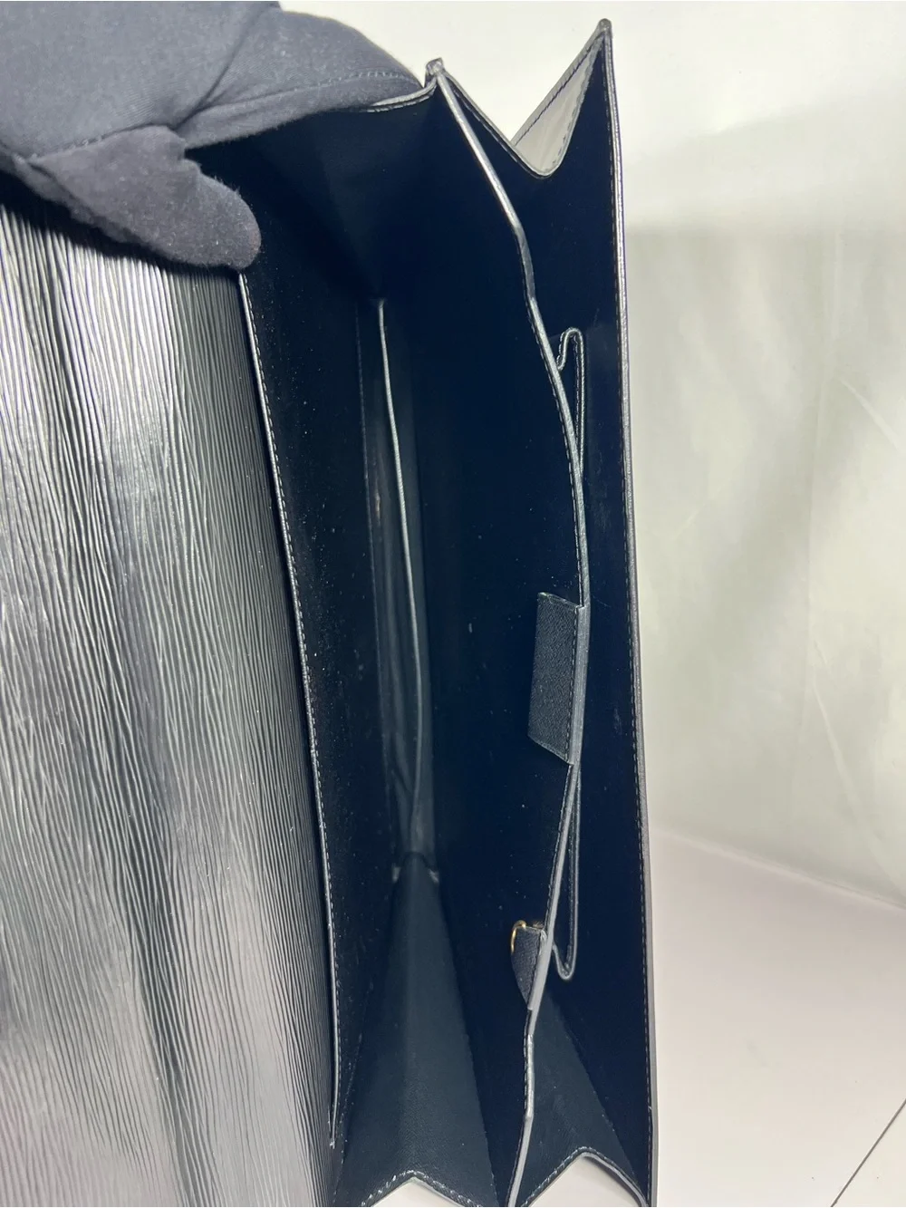 3093: Louis Vuitton Epi Serviette Ambassadeur Briefcase Black Leather